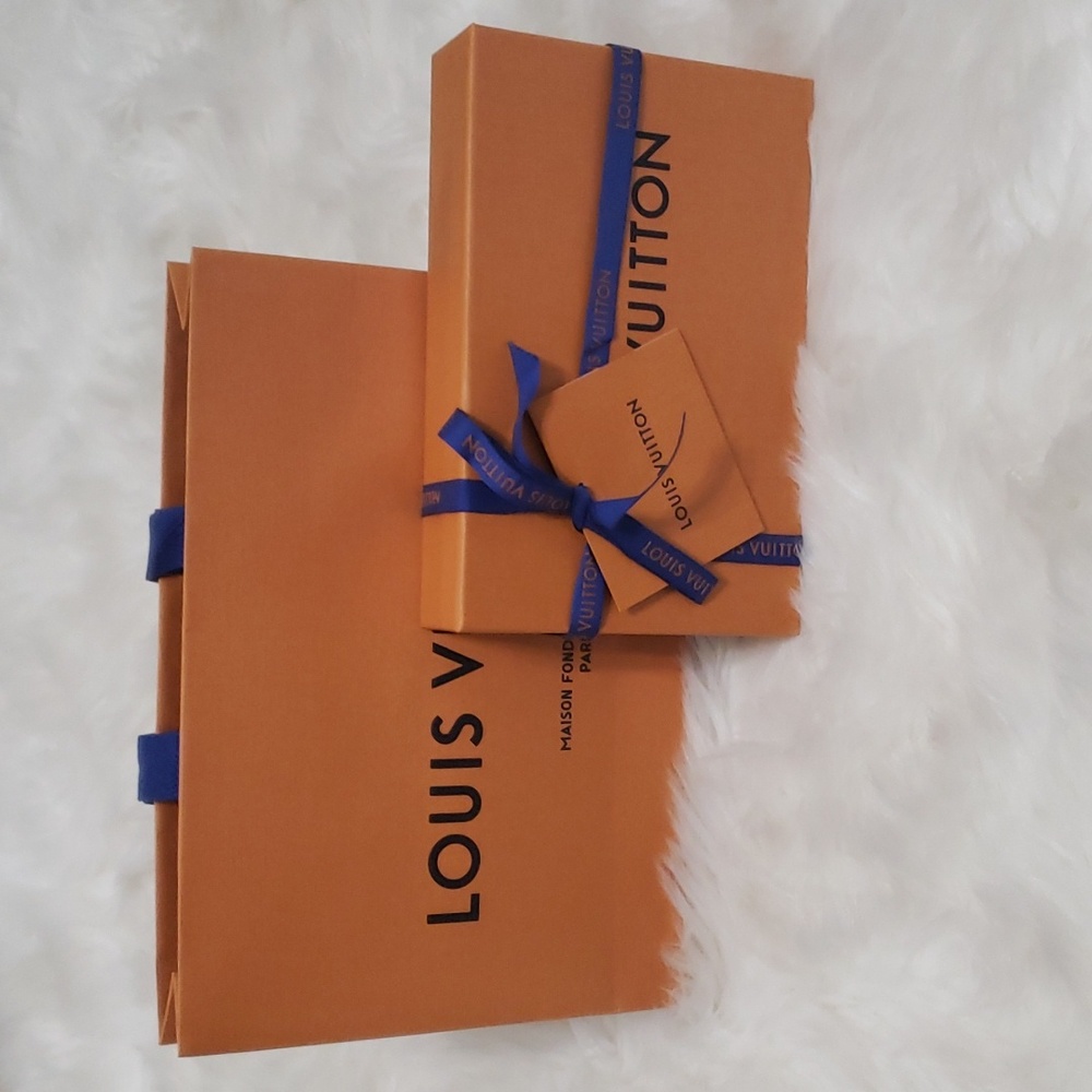AUTHENTIC  LOUIS VUITTON GIFT DRAWER BOX WITH BAG